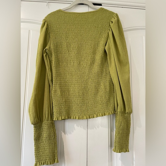 NWT Anthropologie Smocked Top - Picture 3 of 4